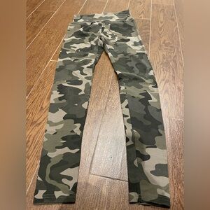 Wild Fable soft and stretchy camo camouflage Leggings XS